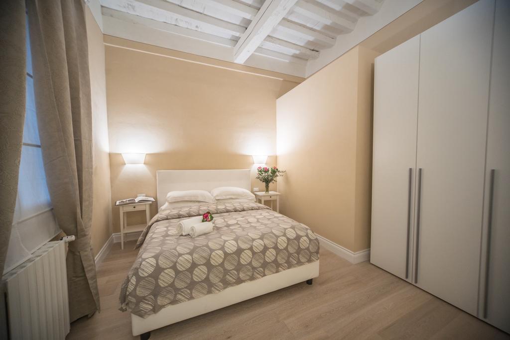 Apartments Lorenzo&Lorenzo ฟลอเรนซ์ ภายนอก รูปภาพ
